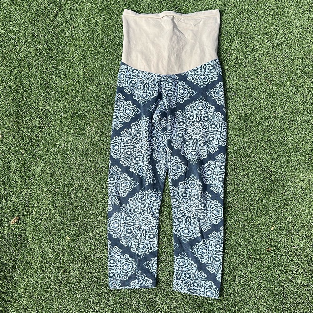 Selling Motherhood Maternity Leggings Women’s Size Small Blue floral